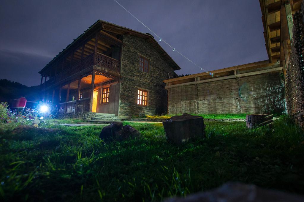 Guest House Shina Omalo Exterior photo